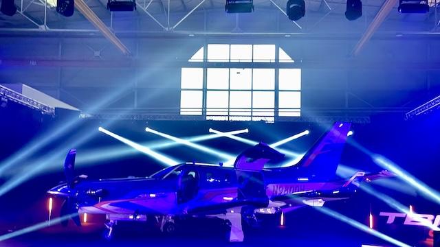 AviationWeek's tweet photo. 🛩️ #Daher introduced the TBM 980, a new variant of the turboprop single with full-touchscreen #Garmin #G3000 avionics, during a ceremony at its Tarbes factory Jan. 15.

📸 View the photos: https://t.co/go7BG8xwCp

@AvWeekBizAv https://t.co/a5TcE10RSF
