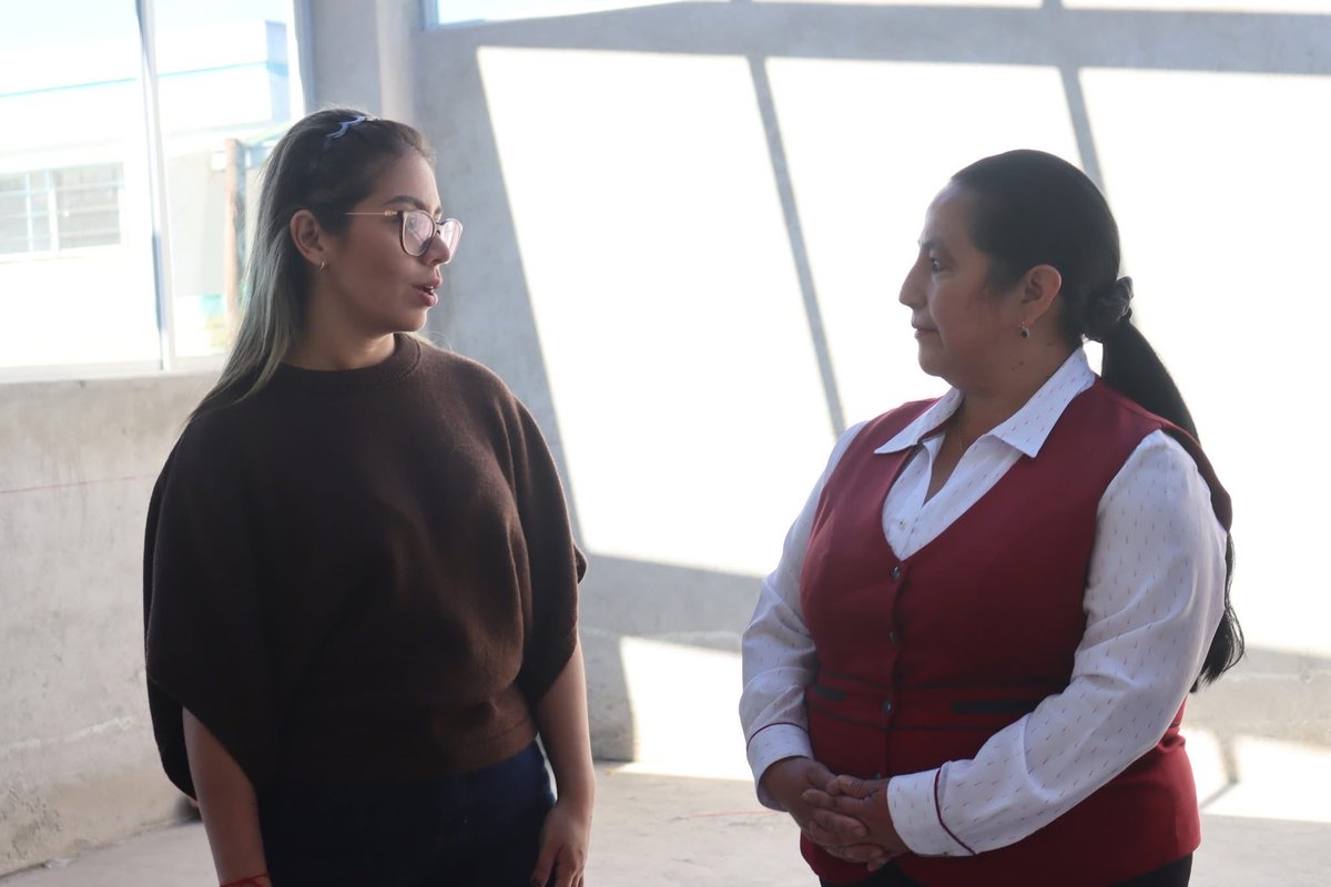 📍 [CAYAMBE] Invertimos más de USD 240.000 para fortalecer espacios seguros e inclusivos. 👧🧒 Más de 2.300 estudiantes y 125 docentes son beneficiados con aulas, juegos, bares escolares y baterías sanitarias en varios establecimientos educativos.
#ElNuevoEcuador 💜