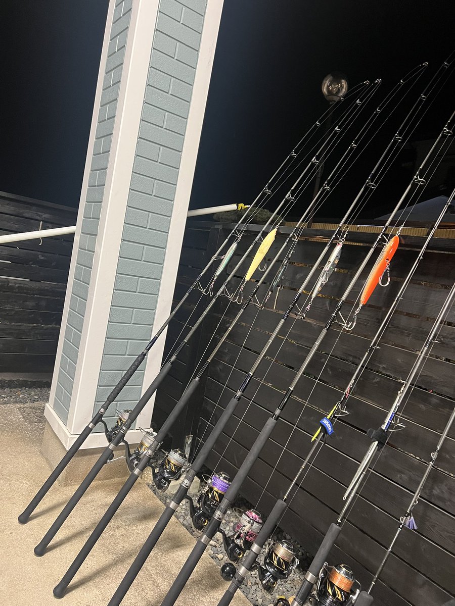 南北に縦長い対馬。
東や西風は島自体がプロテクトしてくれてどちらかに釣りができるけど、縦に抜ける北風はアウト。釣り場がなくなる。
加えて韓国からのこの時期の北風。極寒。ちゃんとヤバい。