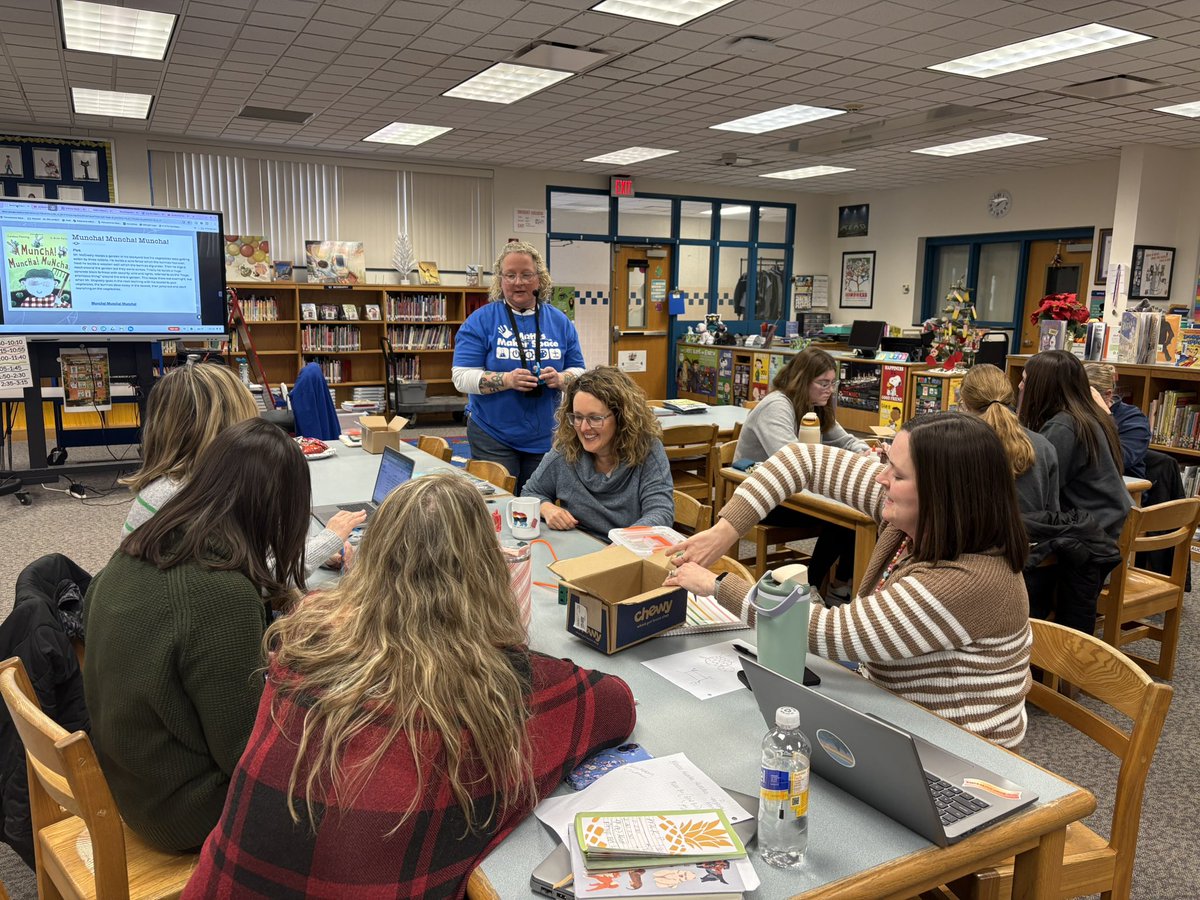 Emily Sanders tweet media