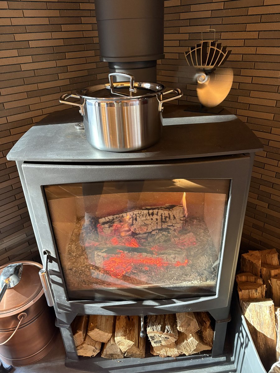 #95 おかわり続出 #私の推しカレー 
🍛カレーの話をしました。
r.voicy.jp/v2mvDnReVrG
#Voicy