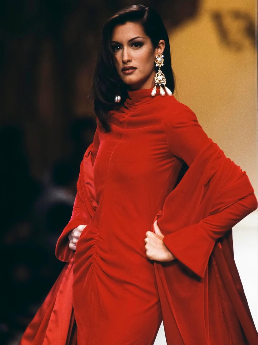 _ArchiveFashion's tweet photo. Some of the most iconic Valentino looks down the years
Rest in Peace Valentino Garavani 💔
#ripvalentino https://t.co/TDGSvcvZlW