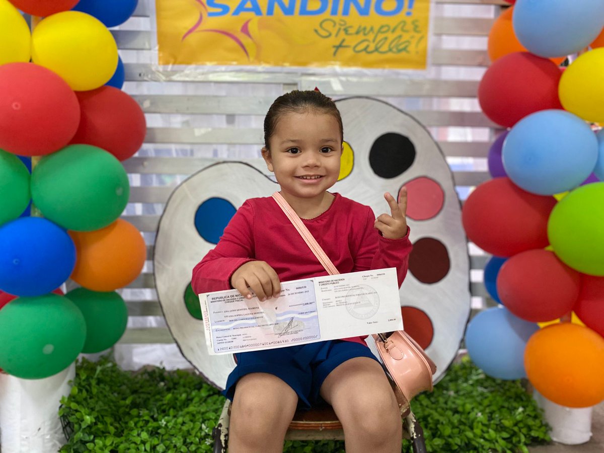 A nivel nacional continúa la entrega de los Bonos Presidenciales para Escolares 2026, una iniciativa que respalda a las familias nicaragüenses y fortalece el acceso a la educación de la niñez en todo el país. 🇳🇮