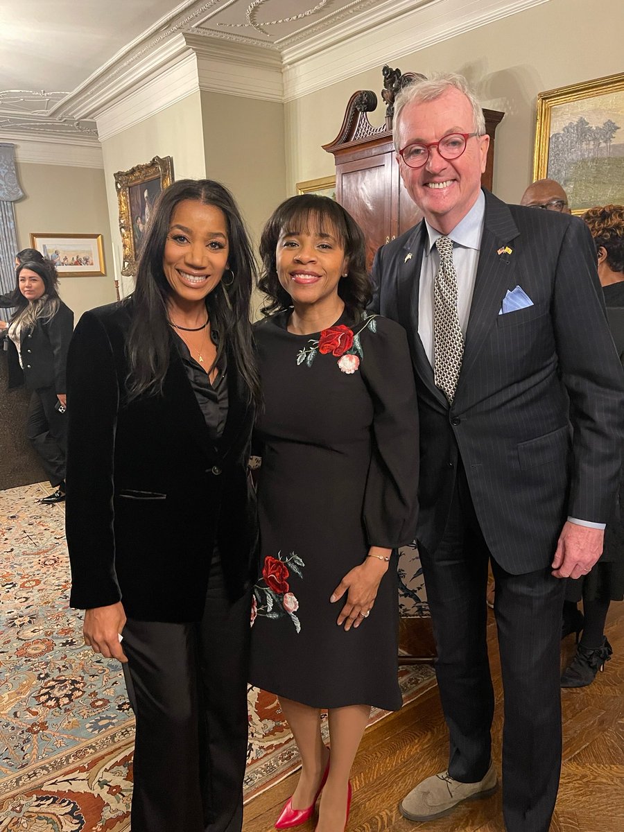 Ane Roseborough tweet media