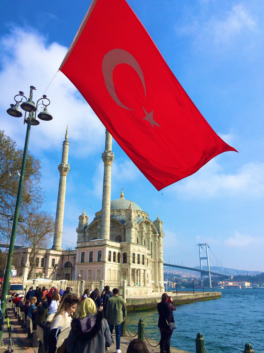 Ceylan__06's tweet photo. Bu Bayrak öyle bir Bayraktır ki; 
İçinde "Vatan" vardır, 
dökülen "Kan" vardır, 
İki cihan vardır, 
"Din" vardır, 
"İman" vardır! 

—Şehit Muhsin Yazıcıoğlu

 #BayrakNamustur 🐺 https://t.co/oGa8E5M9sL