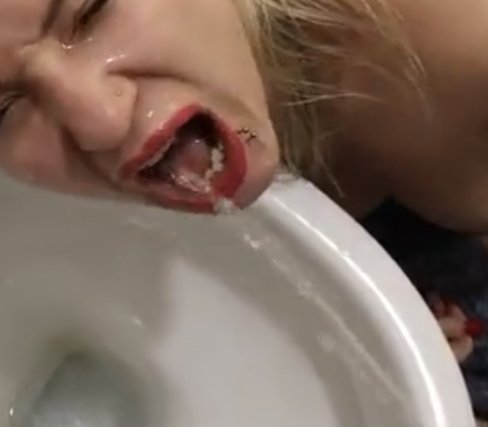 Just Comment tweet media