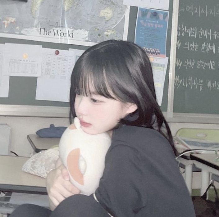 SABADEVIL's tweet image. 今日は風が強くて髪型が崩れっぱなし 🕸️