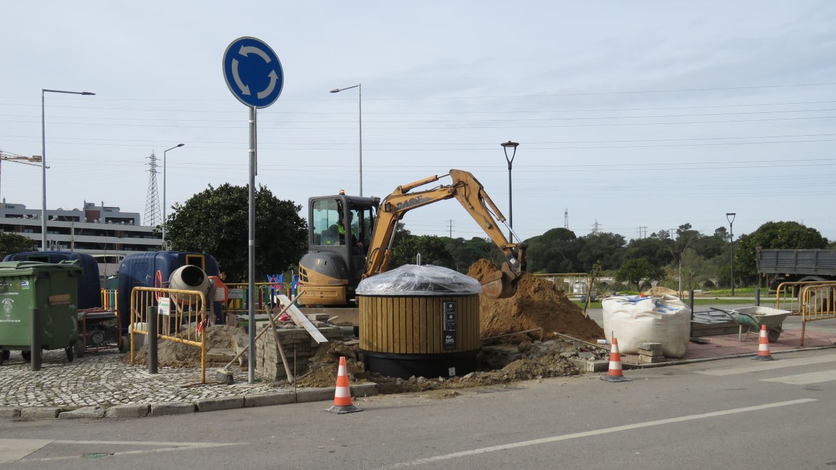 Serviços Municipalizados avançam com instalação de 16 novos contentores enterrados na freguesia dlvr.it/TQSZdm