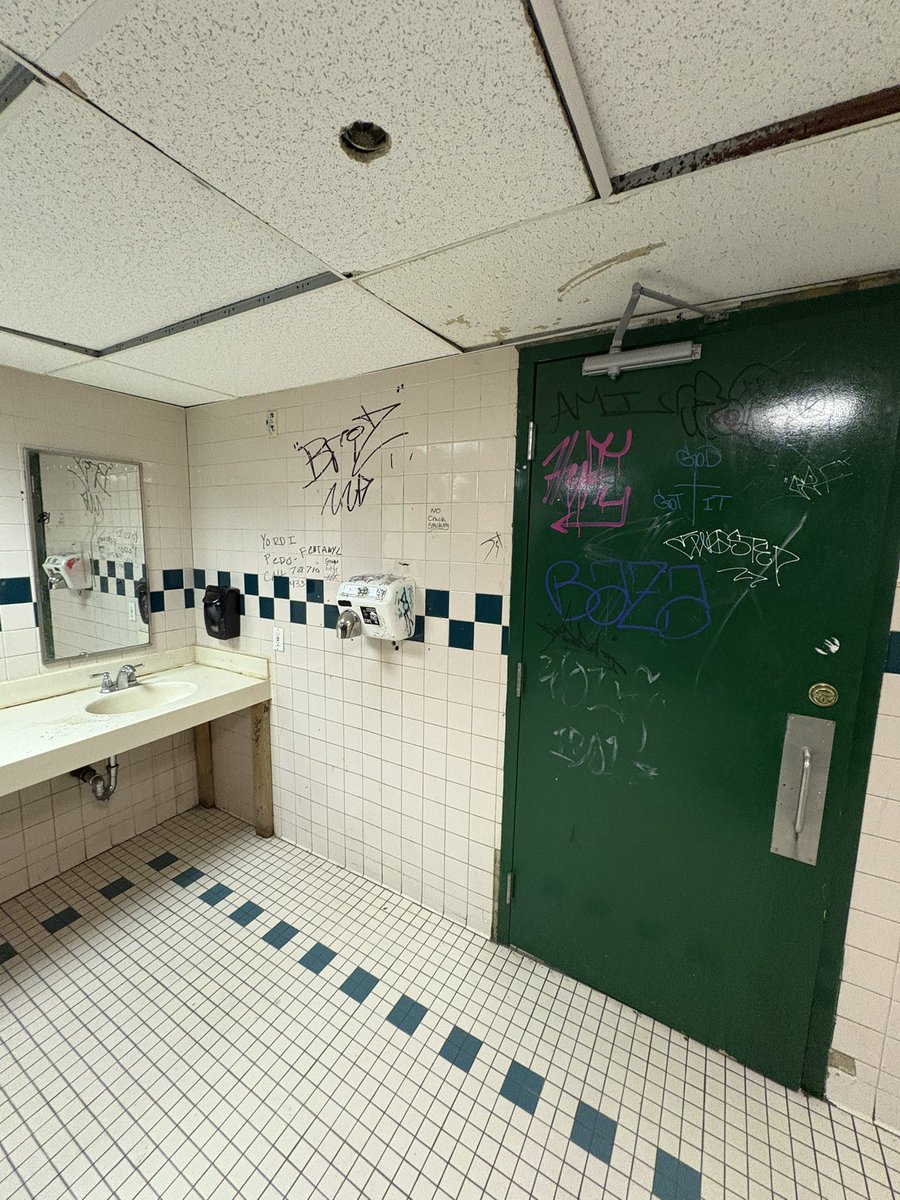 Scariest part of Salem, MA is the mall bathroom (someone use these for your indie horror textures)