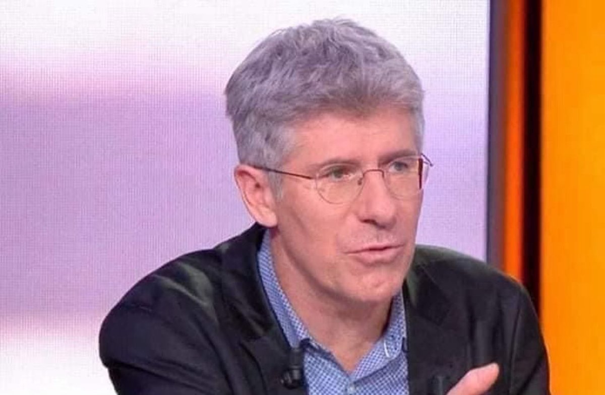 StadesC's tweet image. ✍🏿Philippe Doucet (Journaliste Canal+ ) remet les marocains à leur place :

«Apprenez que, depuis le VAR, l’arbitre est sensé laisser l’action se finir et siffler ensuite. Mr.Ndala a choisi de siffler tout de suite, avec le risque de polémique qui s’en est ensuivi !»