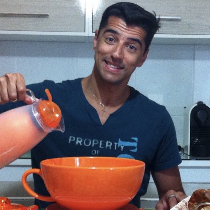 chbitten's tweet image. meio que

1- cowboy
2- jonas