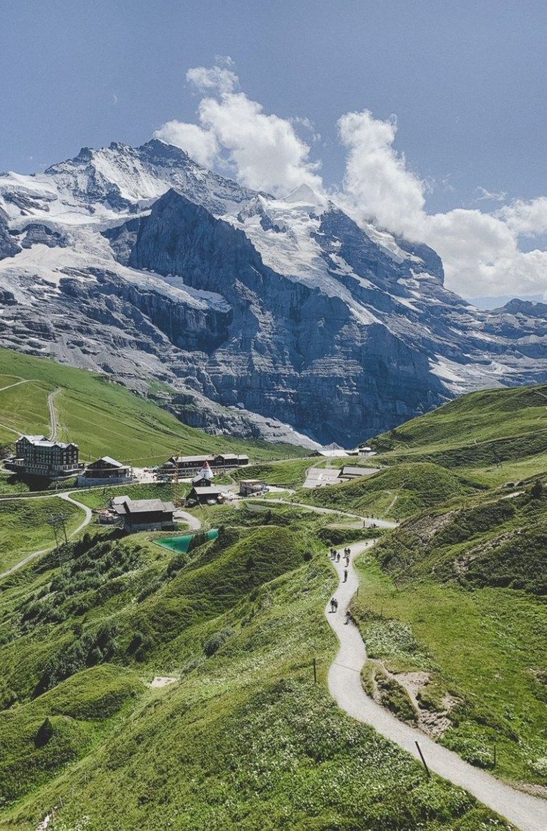 amonte31's tweet image. 今日のランチ、780円のハンバーグ定食が想像以上に美味しくて満足度100%だった 🍅