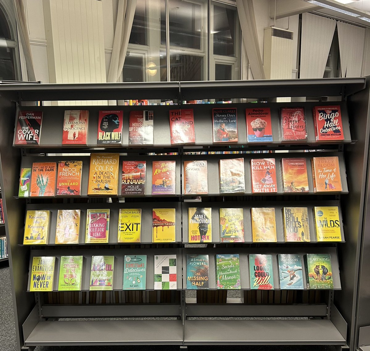 HaltonLibraries's tweet image. Spring is on it’s way, pick a book to brighten your day. At the library there’s lots to choose to chase away those winter blues…😃 📚🌷HH