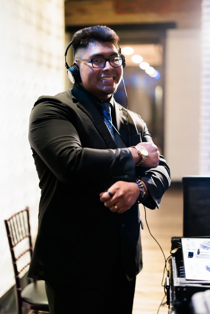 InstantRequest's tweet photo. Instant Request DJs do more than just press play at your wedding — it’s about reading the room, feeling the moment, and building the night from the ground up. 🎶
DJ Alex in his element, crafting the soundtrack for your day!
Photographer: @studio_kh
Venue: @entourageeventsgroup https://t.co/rIYG2K5QQX