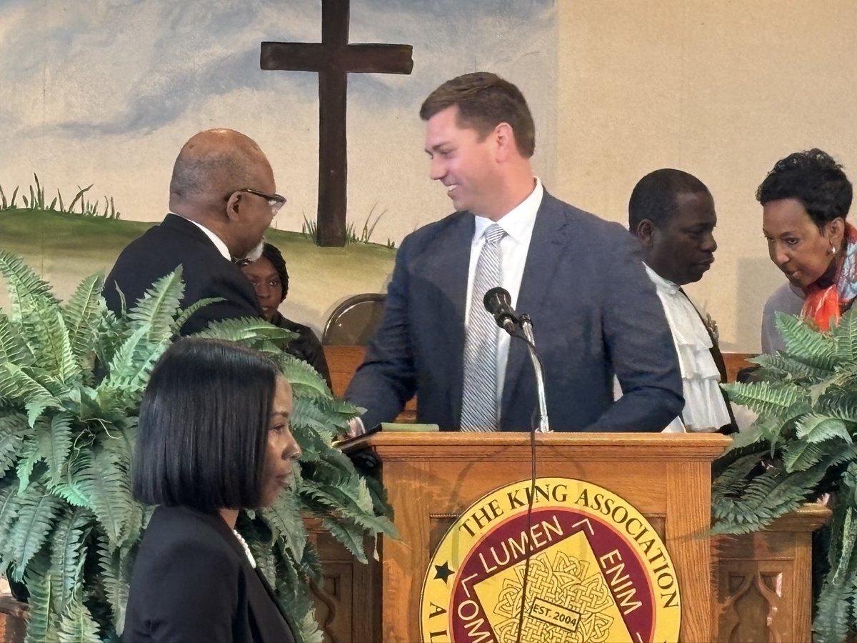 USAO_MDGA's tweet image. We congratulate King Association Phoenix Award recipient Dougherty D.A. Greg Edwards, presented on #MLKDay at Mt. Zion Baptist Church. USA Keyes was honored to offer remarks, recalling D.A. Edwards’ commitment to justice and victim advocacy in SW Georgia spanning 40+ years.