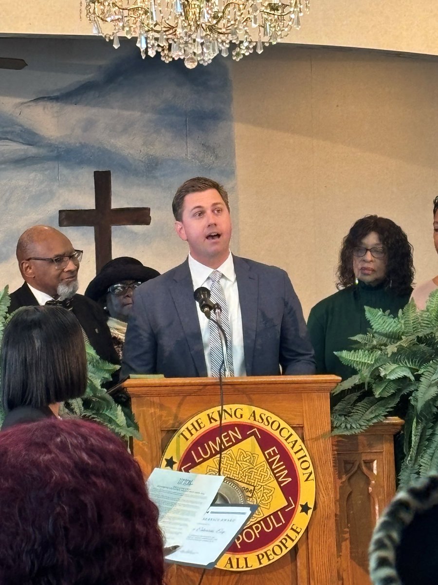 USAO_MDGA's tweet image. We congratulate King Association Phoenix Award recipient Dougherty D.A. Greg Edwards, presented on #MLKDay at Mt. Zion Baptist Church. USA Keyes was honored to offer remarks, recalling D.A. Edwards’ commitment to justice and victim advocacy in SW Georgia spanning 40+ years.