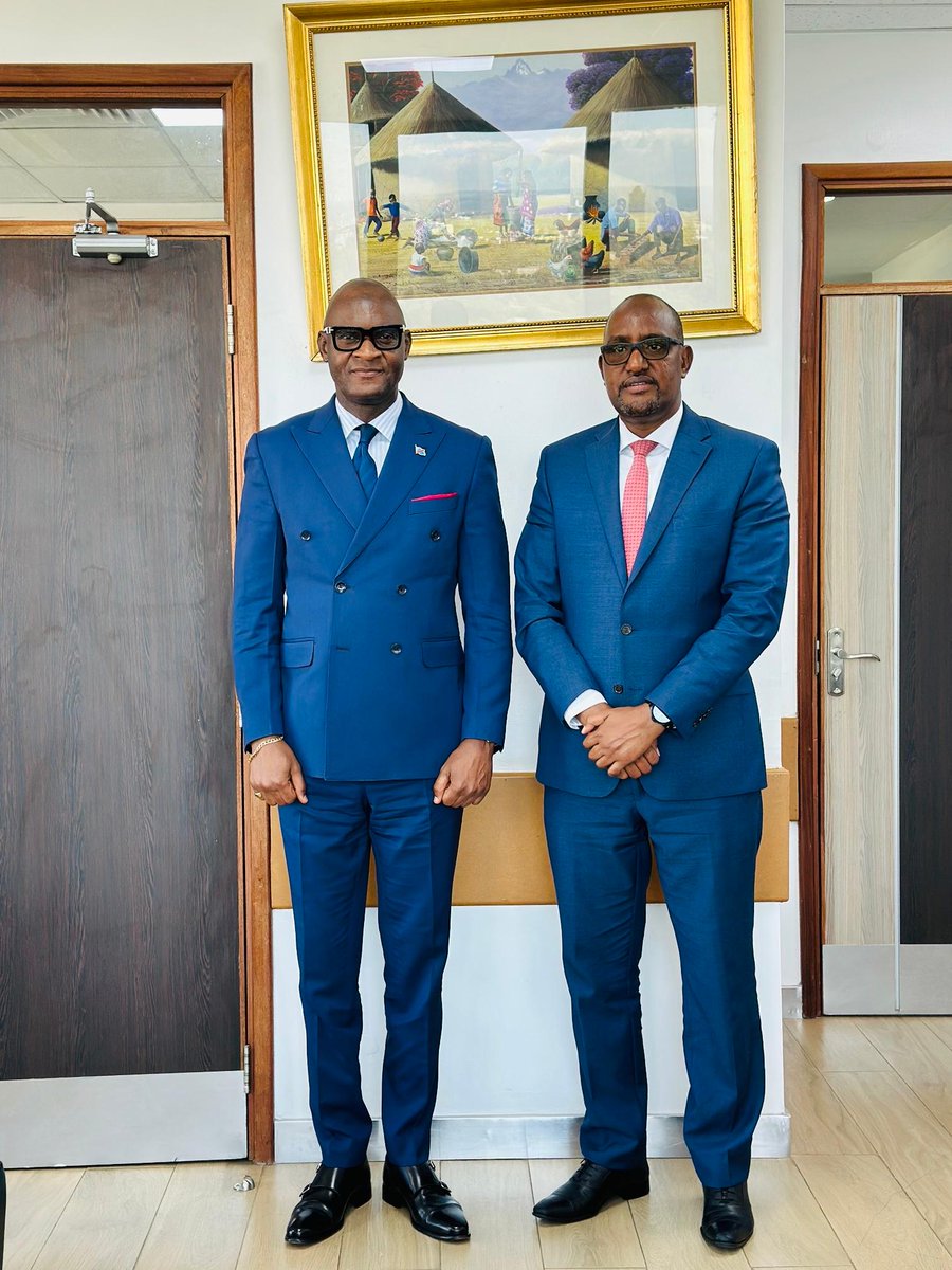 ASHAKURHUSSEIN's tweet image. I had the pleasure of hosting my good friend and colleague, Balozi David Tshishiku @Davidtsk49, Head of Mission of the Embassy of the Democratic Republic of Congo (DRC) 🇨🇩 in Nairobi, on a courtesy call. 

We exchanged views on a number of issues of mutual interest between #Kenya…