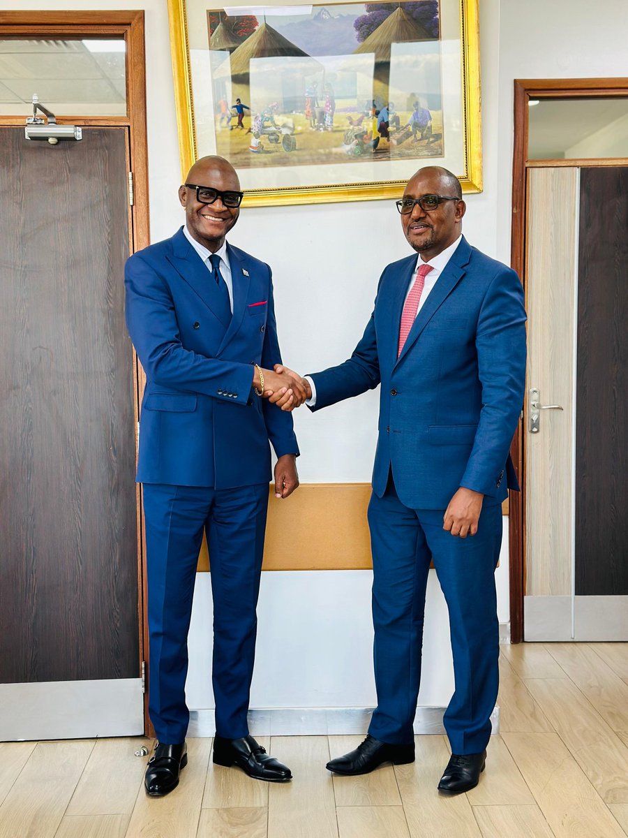 ASHAKURHUSSEIN's tweet image. I had the pleasure of hosting my good friend and colleague, Balozi David Tshishiku @Davidtsk49, Head of Mission of the Embassy of the Democratic Republic of Congo (DRC) 🇨🇩 in Nairobi, on a courtesy call. 

We exchanged views on a number of issues of mutual interest between #Kenya…
