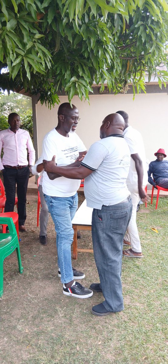 SidaiVincent's tweet photo. We continued  to receive various delegations in our home today as they paid there heartfelt condolences and solidarity support at our Machakus Residence. Busia county. https://t.co/yIkwboXl9d
