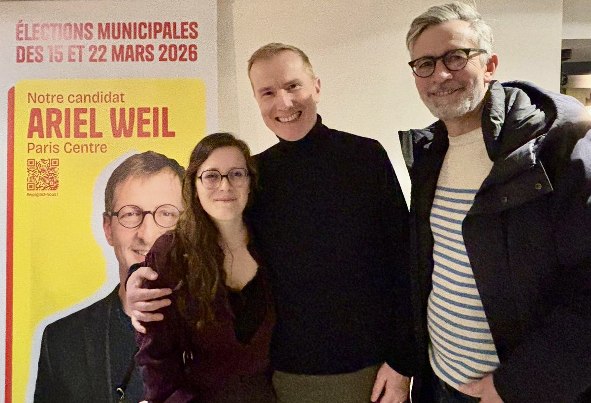 La campagne de la gauche unie à @paris est lancée à Paris Centre
avec <a href="/ArielWeilT/">Ariel Weil</a> et <a href="/egregoire/">Emmanuel Grégoire</a> 
et nos candidat.es communistes,
féministes et tant d’autres qualités : <a href="/ShirleyWirden/">Shirley Wirden</a> et <a href="/lucferry/">Luc Ferry</a>.
Très fière d’eux et de leurs engagements ✊🏽
<a href="/PCF_Paris/">PCF Paris</a> <a href="/PCFParisCentre/">PCF Paris Centre</a>