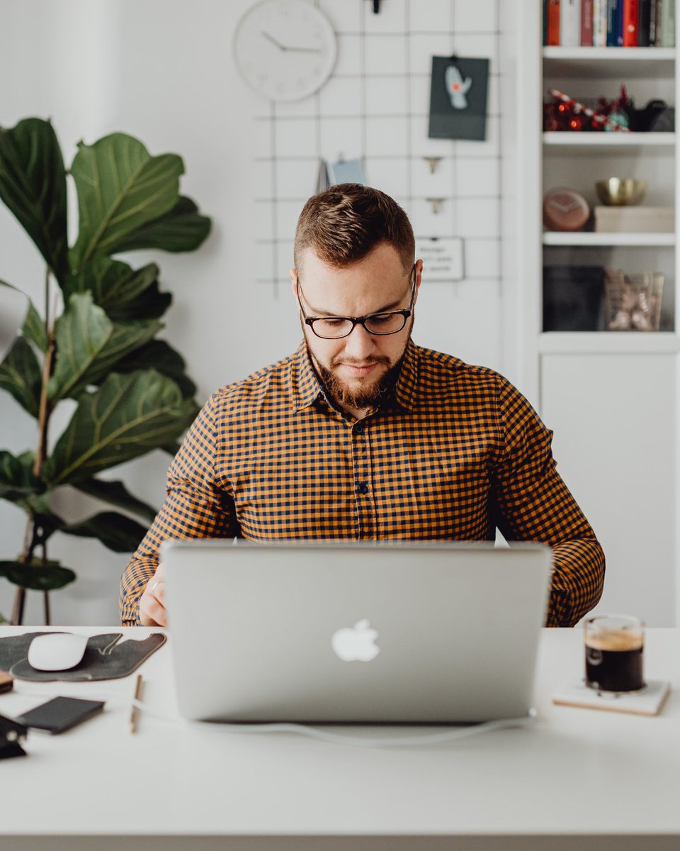 SocialPando tweet media