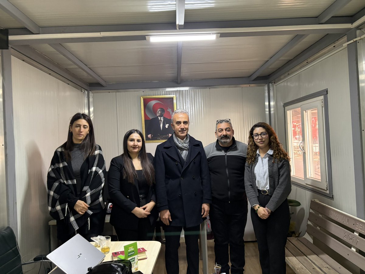 📍ADIYAMAN
Adıyaman’ınımızın Nabzını Tutan Perre Haber Ajansı İmtiyaz Sahibi Kıymetli Gazetecimiz Sayın <a href="/LAWYEREX/">Akçal Abdurrahman</a>  ve Kıymetli Yönetimine Ziyarette Bulunduk.

Misafirperverliğinden ve İçten Ev Sahipliğinden Dolayı Teşekkür Ediyorum.