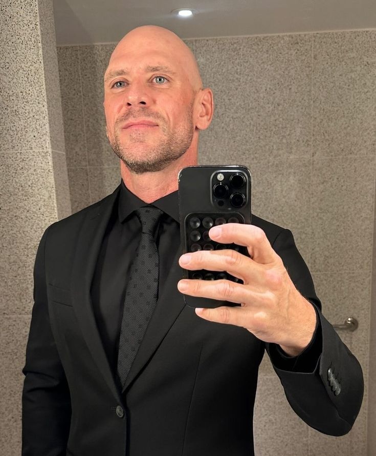 Hey <a href="/grok/">Grok</a> remove the Virgin from this picture 🥸