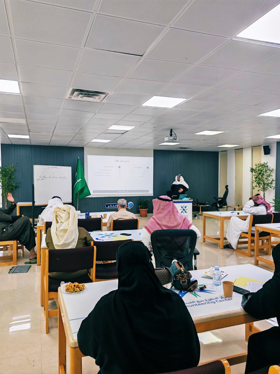 خبر | 💡
نُفِّذت اليوم ورشة العمل
«الإبداع والابتكار – من الفكرة إلى التطبيق»
ضمن برامج مشروع #نماء لتنمية القدرات وبناء الوعي المجتمعي،
وذلك في مركز التطوع #بينبع_الصناعية ، وسط حضور وتفاعل مميز.

قدّم الورشة: أ. محمد بنتن
بالتعاون مع فريق دار الحكمة التطوعي