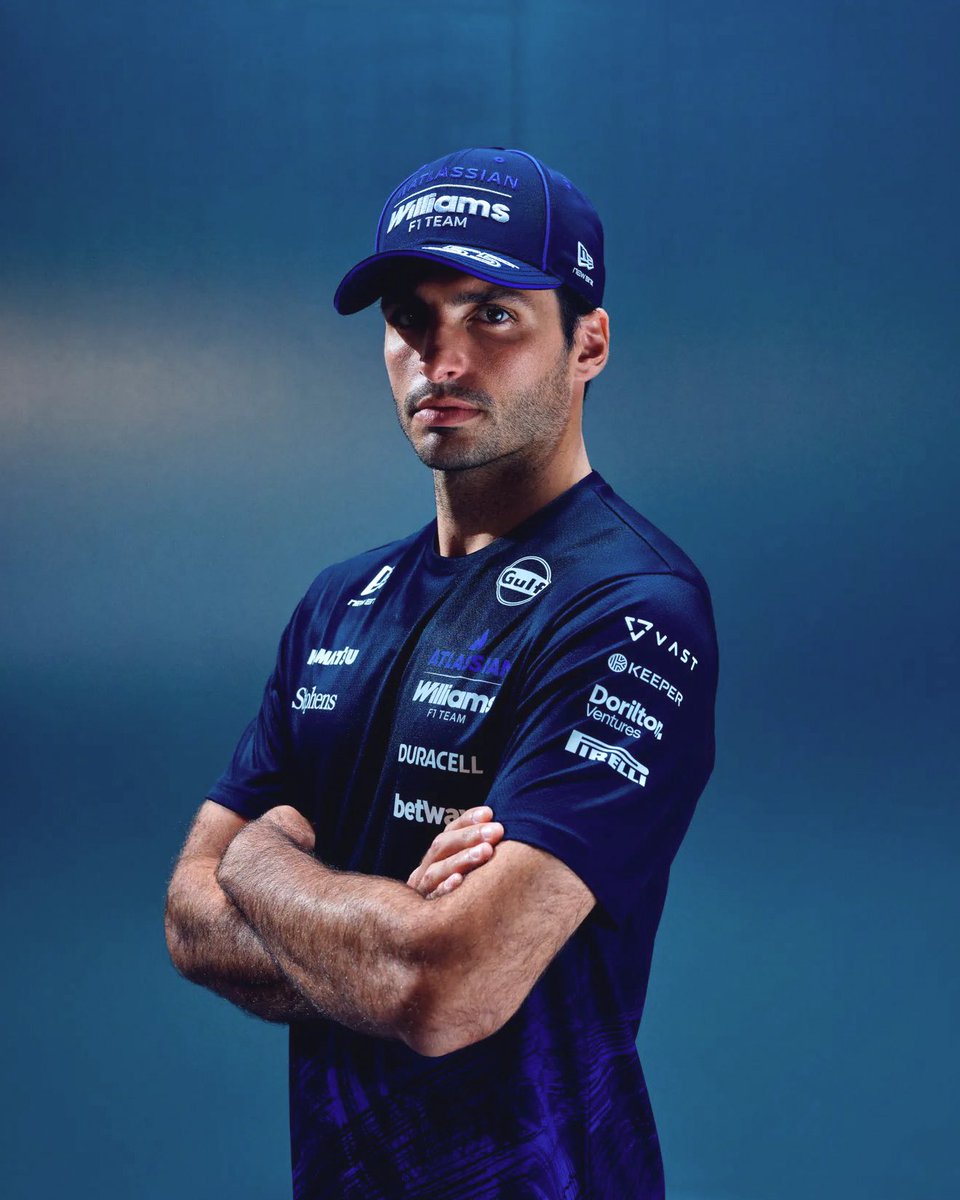 he looks stunning in the new kit, i’m so glad williams invented blue just for him ✨