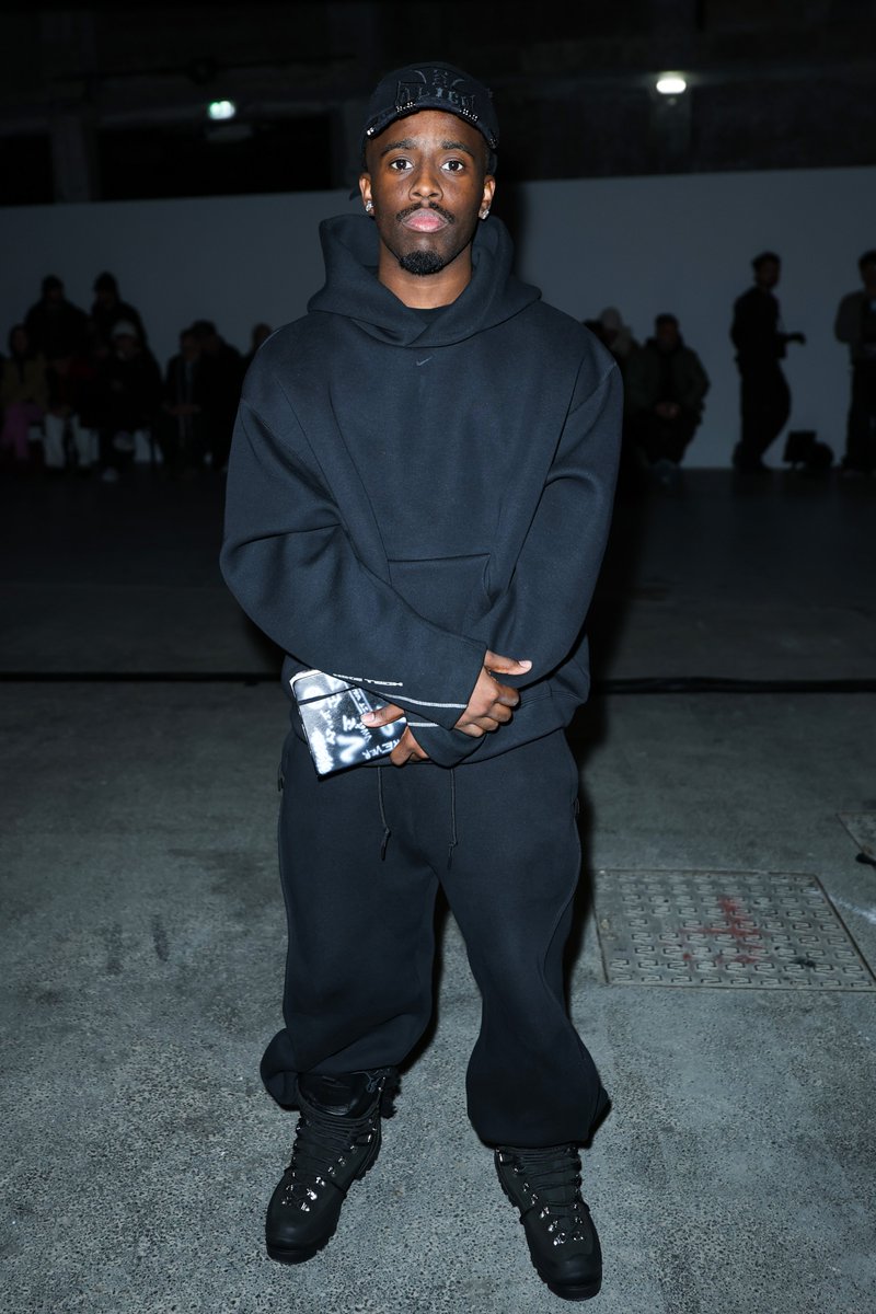 Complex Style tweet media