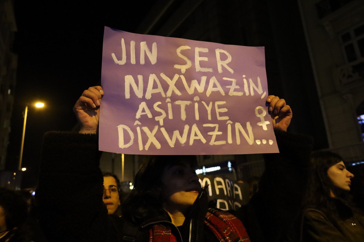 Biz kadınlar Kürtlere, Alevilere, Süryanilere ve Dürzilere yapılan katliamların durması için sesimizi yükseltiyor, Rojava’da direnen kadınların yanında durarak ortak mücadelemizi büyütüyoruz. 

20 Ocak 2026 / Ankara