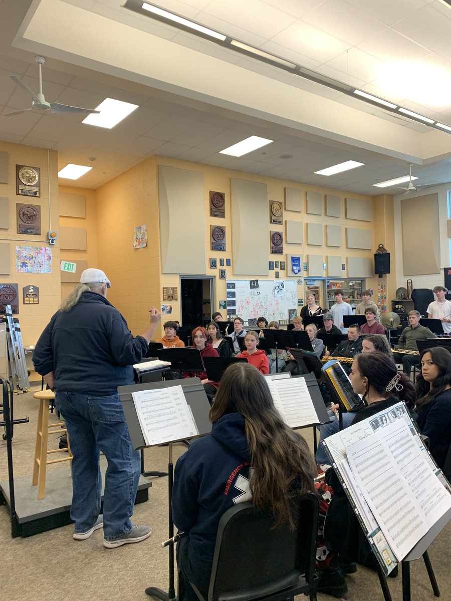 Mead HS Bands tweet media