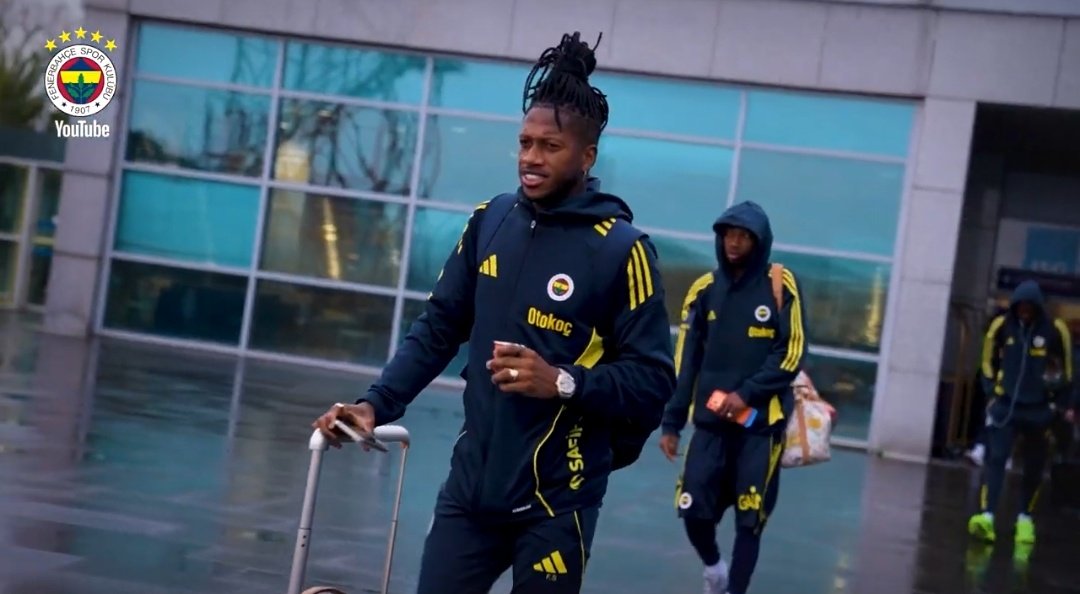 _tekbasimaa's tweet image. kızların meşhur ev topuzu