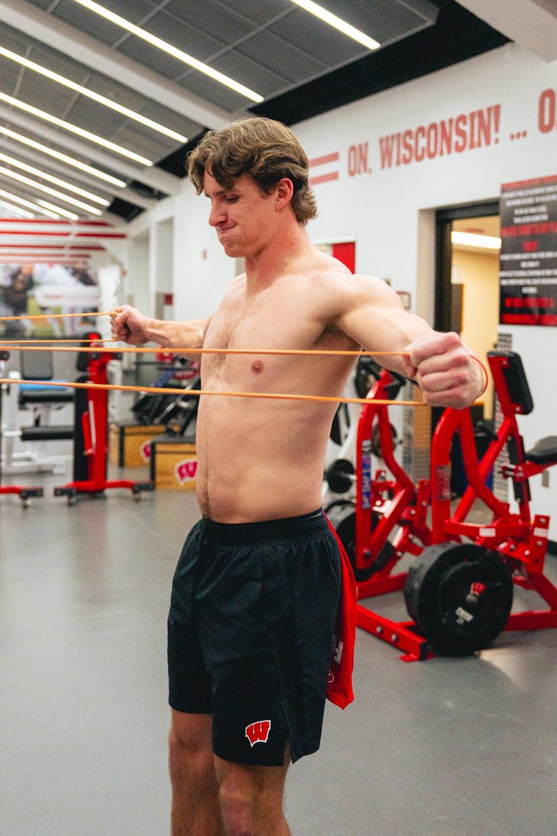 Wisconsin Football tweet media