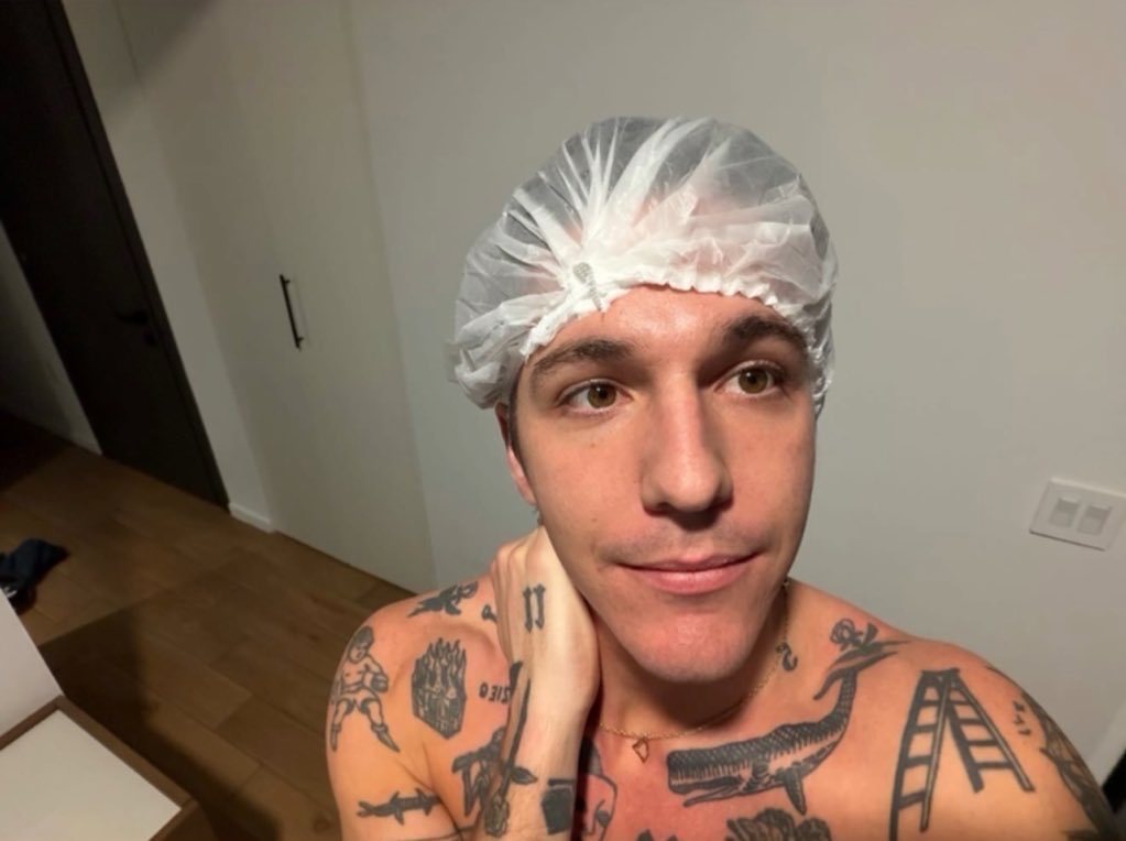 imfallinhead1st's tweet photo. just in case you missed it tucker announced that he is employed again as a cook or bus boy but because he’s balding they make him wear so the restaurant doesn’t get sued for constantly finding hair in people’s food 🙃 proud of this diva #keepchasingyourdreams https://t.co/SMSoG0jtZg