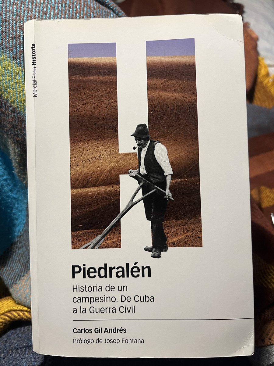 david_alore's tweet photo. Estas semanas he releído ‘Piedralén’, de Carlos Gil Andrés, historiador de raza, investigador paciente y cuidadoso, escritor cercano y apasionado de estilo depurado, con una sensibilidad como pocas. En 2010 nos regaló esta joya única del contemporaneísmo español. 1/10 🧶 https://t.co/wzfEF5gE57