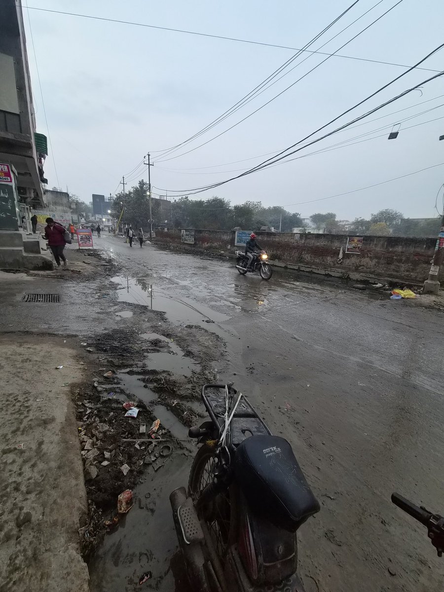 rdas063's tweet photo. No response,  same situation &amp; @OfficialGNIDA is sleeping. 
Lagta he yaha v jab bimaari felega ya koi aur haadsa hoga fir ye log jagenge.

Janwaro se v battar ho gayi he humari जिंदगी 

@myogiadityanath https://t.co/WeKm3YXg7K