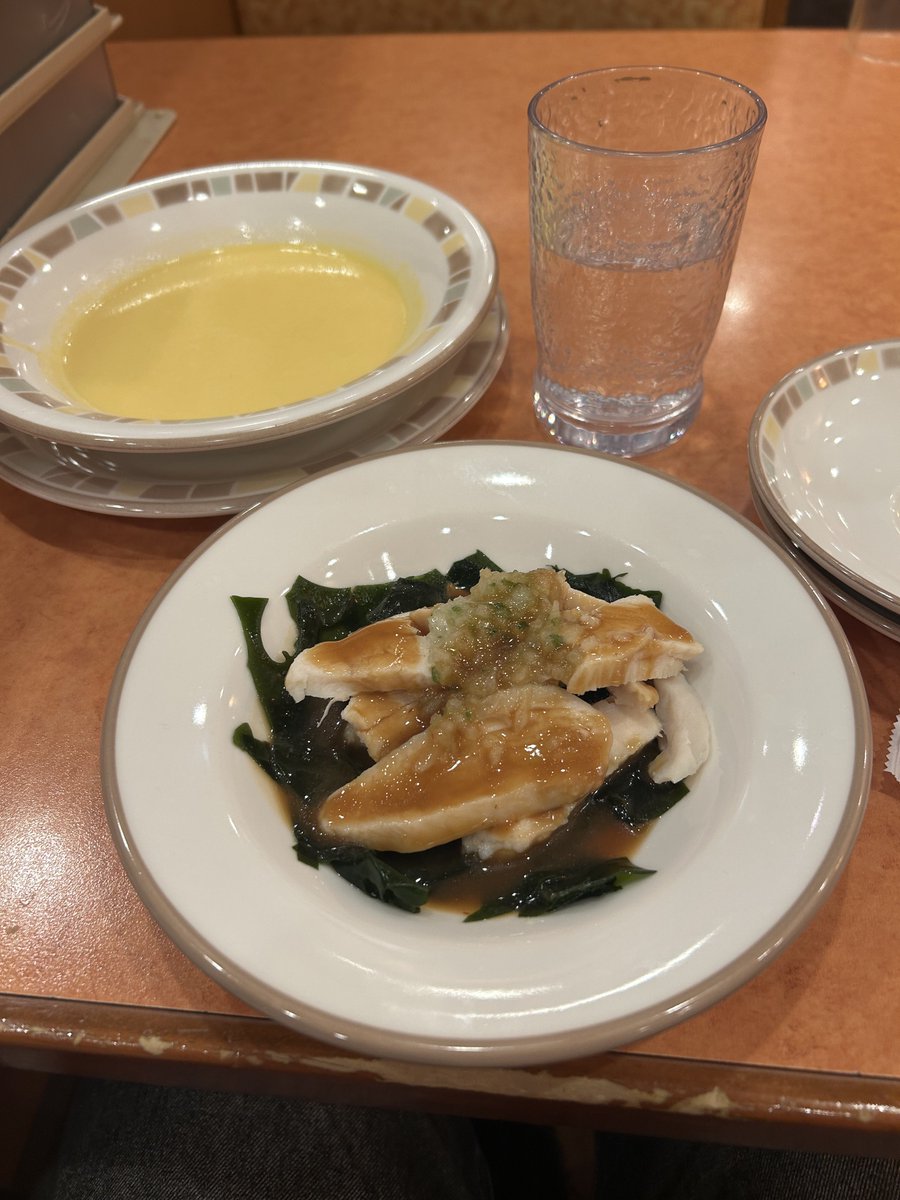 意思を持ったプリン tweet media