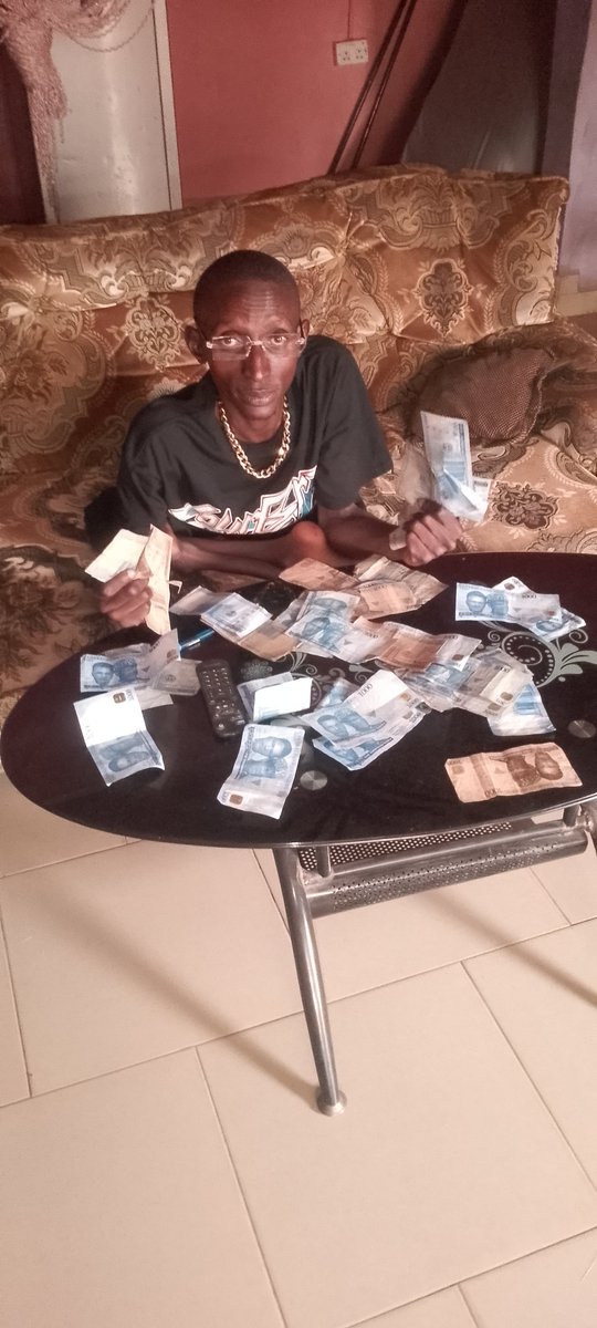 GizoMoses's tweet photo. Someone gave me 50k yesterday,  because of my new song titled Uba Sani. Can't wait to meet our dear Governor Sen Uba Sani 🙏 https://t.co/TJIS0IxGRX