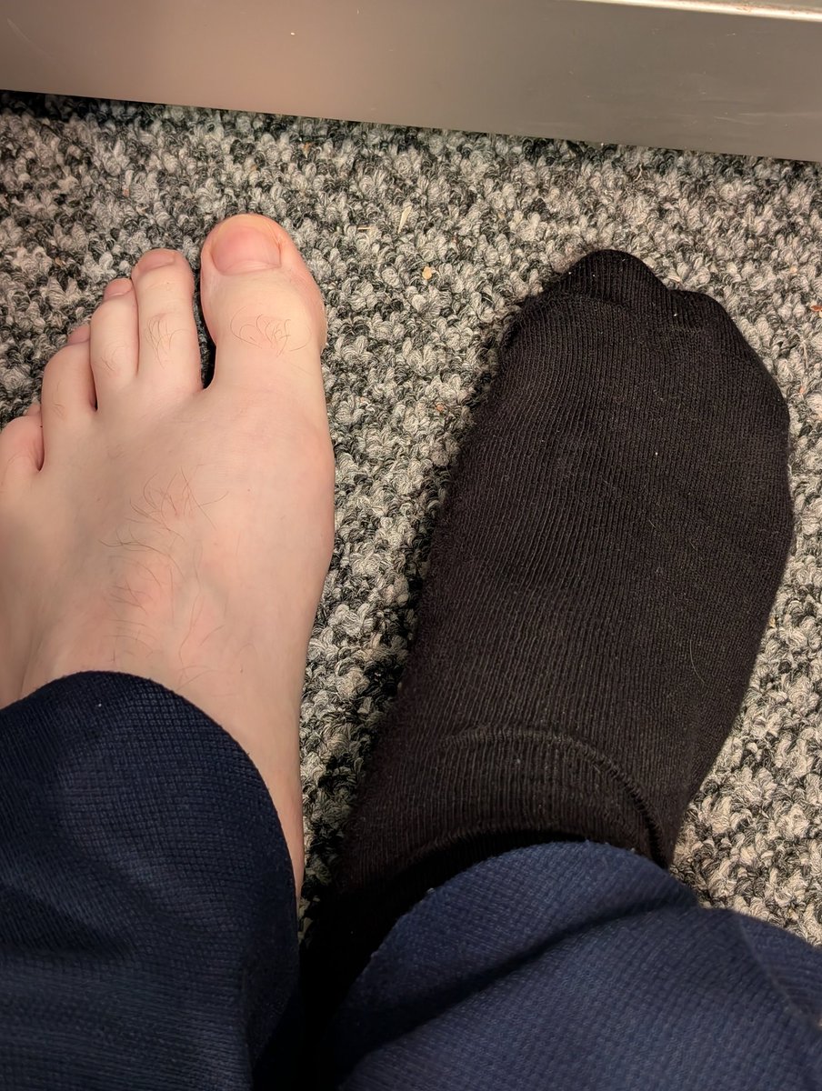 Master_M_101's tweet photo. Which do you prefer socks or bare feet?

Either way your gonna get on your knees &amp; worship them cause I said so foot boy 👇

Findom Cashmaster cashslave feet foot socks alpha paypig humanATM Findom master Cashpig Chasity foot slave sweaty young alpha uk Ireland Belfast Soles https://t.co/OFXBqTLuW2