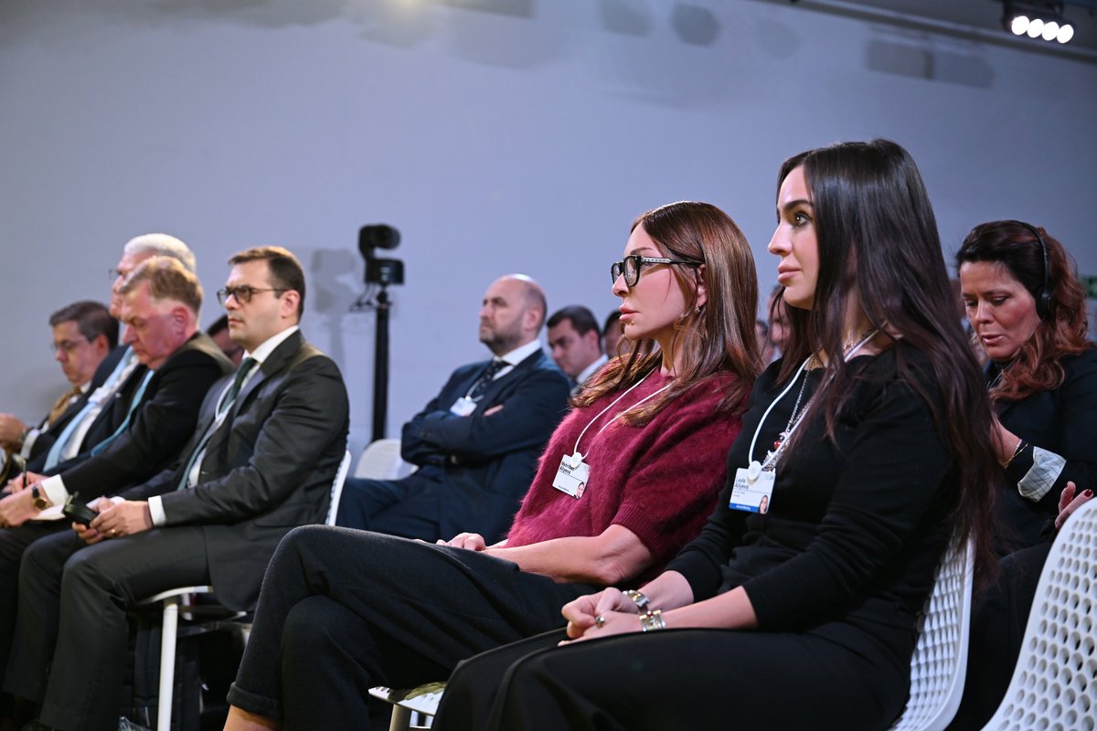 presidentaz's tweet photo. President Ilham Aliyev participated in panel session on “Defining Eurasia's Economic Identity” in Davos.

https://t.co/4AggIPfh8D https://t.co/JAi4YWKhI1