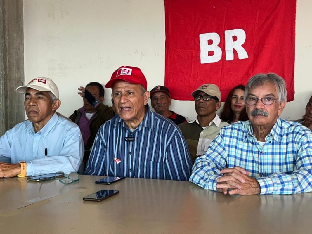 Bandera Roja apuesta por la unidad para enfrentar las «amenazas» del oficialismo y «el tutelaje» de Trump psee.io/8m8qyz

✍️: <a href="/Ronaldo_Diiaz/">Josmer Diiaz</a>