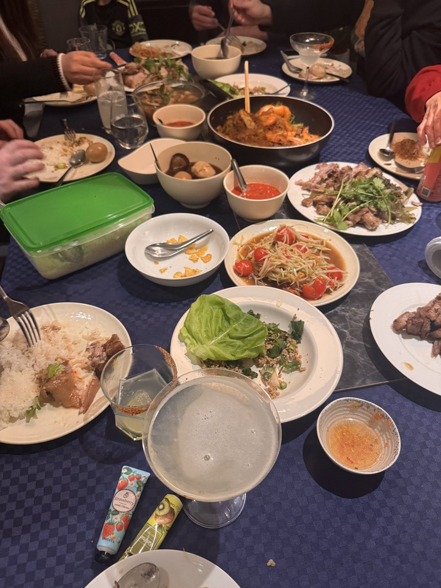 nattkitchen's tweet image. ได้โปรดชวนเพื่อนมาดูงาน ปาร์ตี้บ้านคนไทย 😂