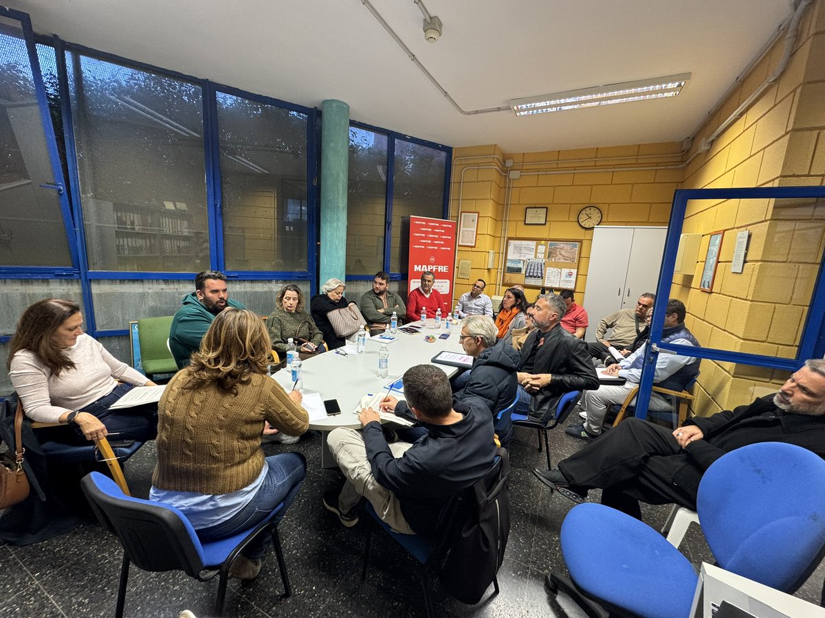 🔵 Reunión de coordinación de los equipos de distrito.

👂 Tras un proceso de escucha, planteamos iniciativas concretas para mejorar los barrios de #LPGC.

👉🏻 Seguimos haciendo oposición constructiva.