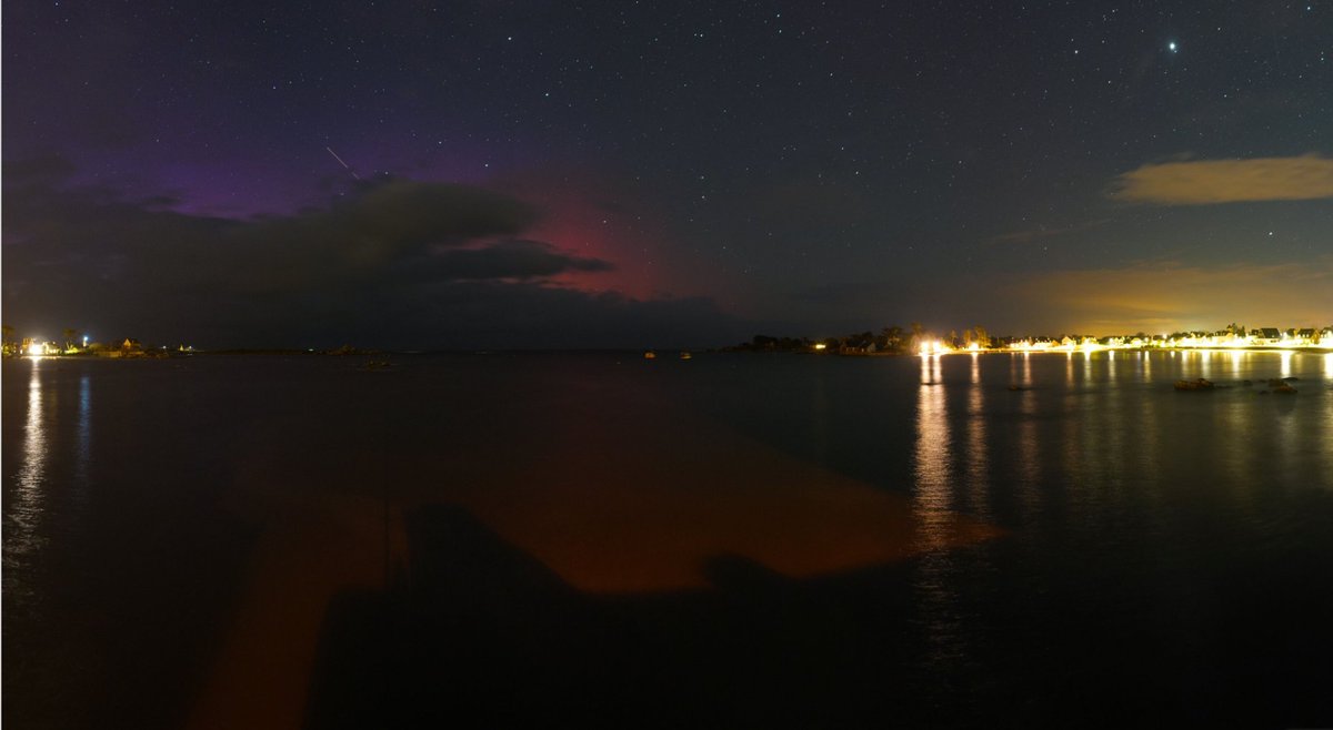 WazaKissDesign's tweet image. Sur la webcam de @skaping à brignonan on voit des aurore boréales ( la cam à capté ça il y a 10min environ