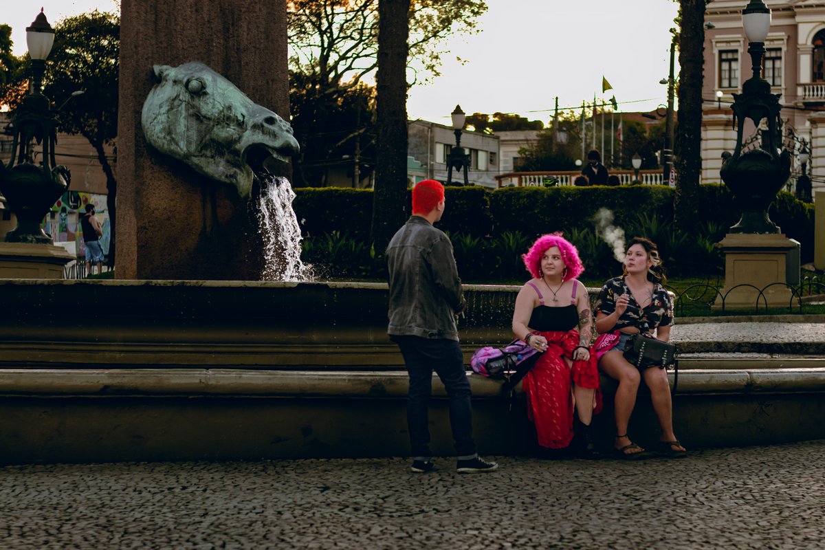After nine days, I let the horse run free
'Cause the desert had turned to sea

The ocean is a desert with its life underground
And a perfect disguise above

Under the cities lies a heart made of ground
But the humans will give no love

.
*Cavalo Babão - Curitiba - Brazil