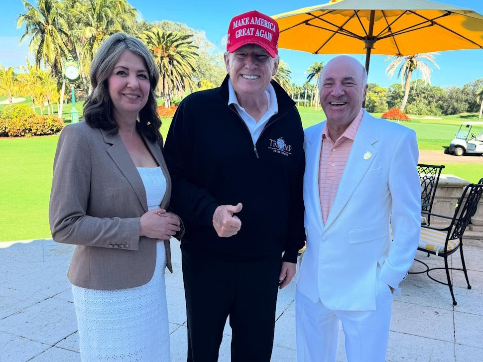 NurseMom5AB's tweet image. Trumper @ABDanielleSmith is a traitor. Full on.
And up to her ears in the #CorruptCare scandals.
She pushed Redford to resign for far less.
Meet with your MLAs and demand better. They need to stay with Smith &amp;amp; separatists or choose constituents. 
#ShameOnUCP
#ResignSmith