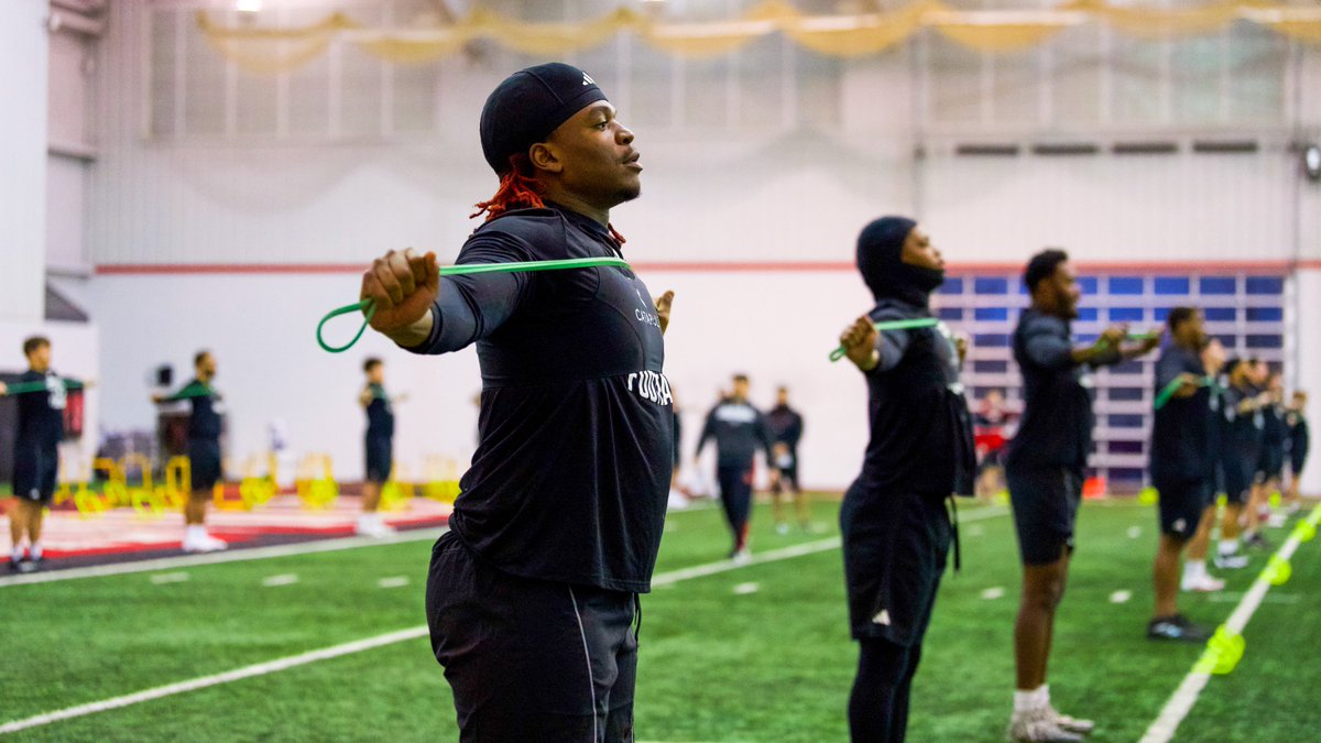 Louisville Football tweet media