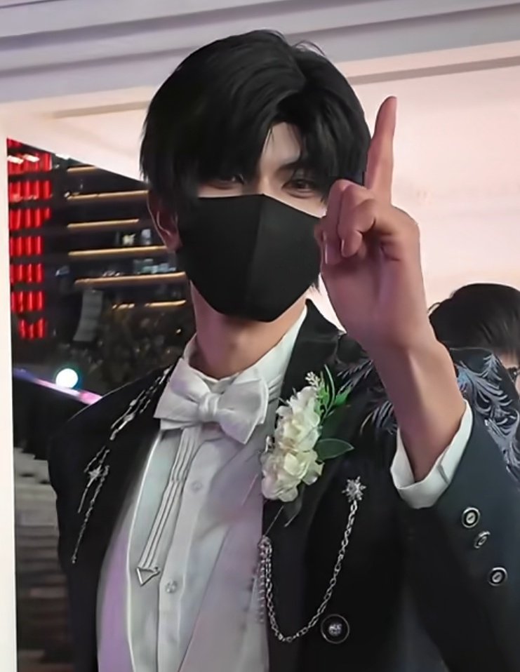 we got "ermmm actually 🤓☝️" zayne irl too lmaoo