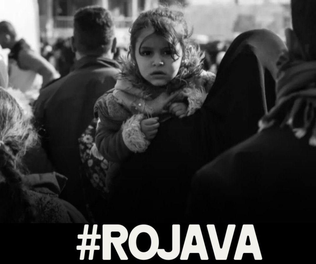 Bedirhan_2135's tweet image. Sen sırtta taşınan yük değilsin ki.
Sen milyonlarca Kürdün yüreğinde taşıdığı bir gurursun . 
Sırta taşınan yük bir süre sonra bırakılır.
Ama yürekte taşınan sonsuza kadar yaşar.

#KobaneUnderAttack 
#DefendRojava 
#ProtectRojava